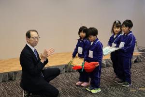 知事から園