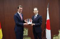 表敬訪問