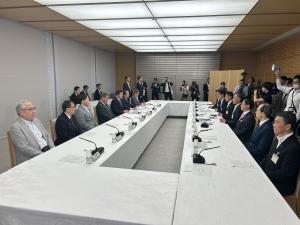 地方創生に関する内閣総理大臣と知事の意見交換会写真