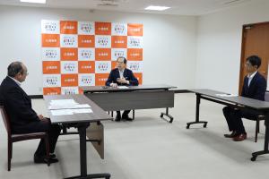 福島大学長と話す知事