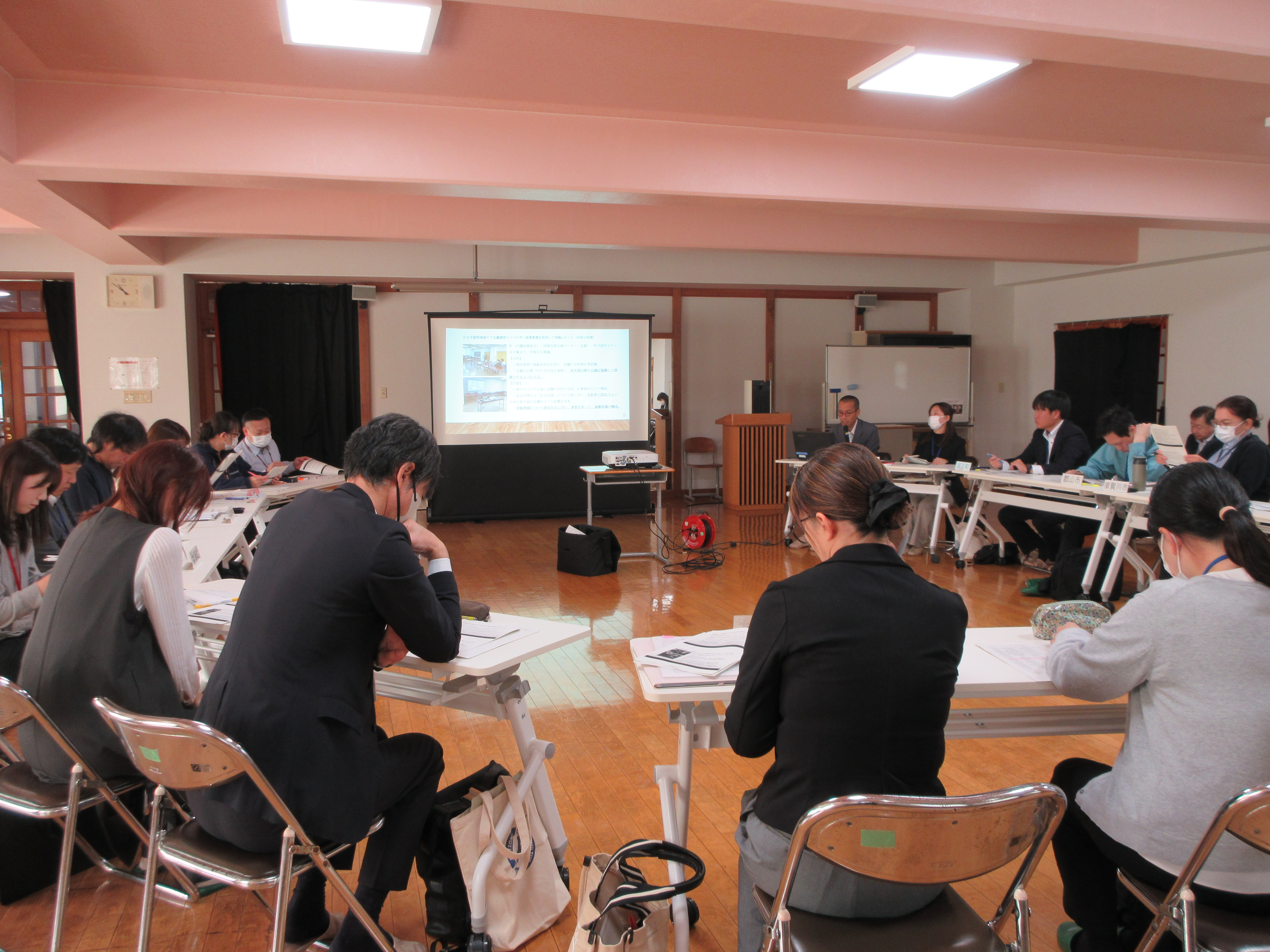 会議の様子の写真