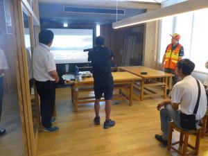 銃猟シミュレーターでの銃猟体験の様子