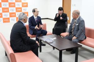 懇談