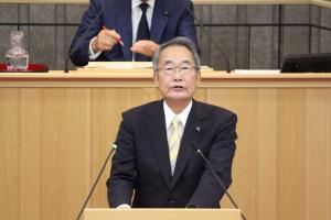 代表質問（佐久間俊男議員）の写真