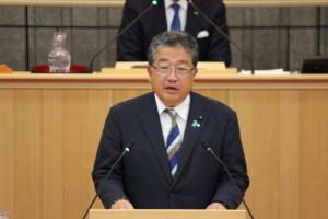 総務委員長（佐藤郁雄議員）報告の写真